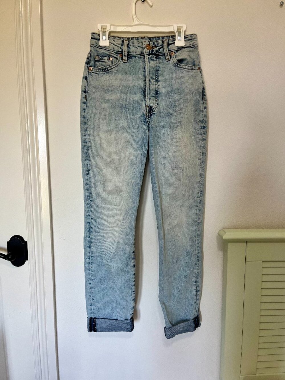 H&M Light Wash High Waist Mom Jeans